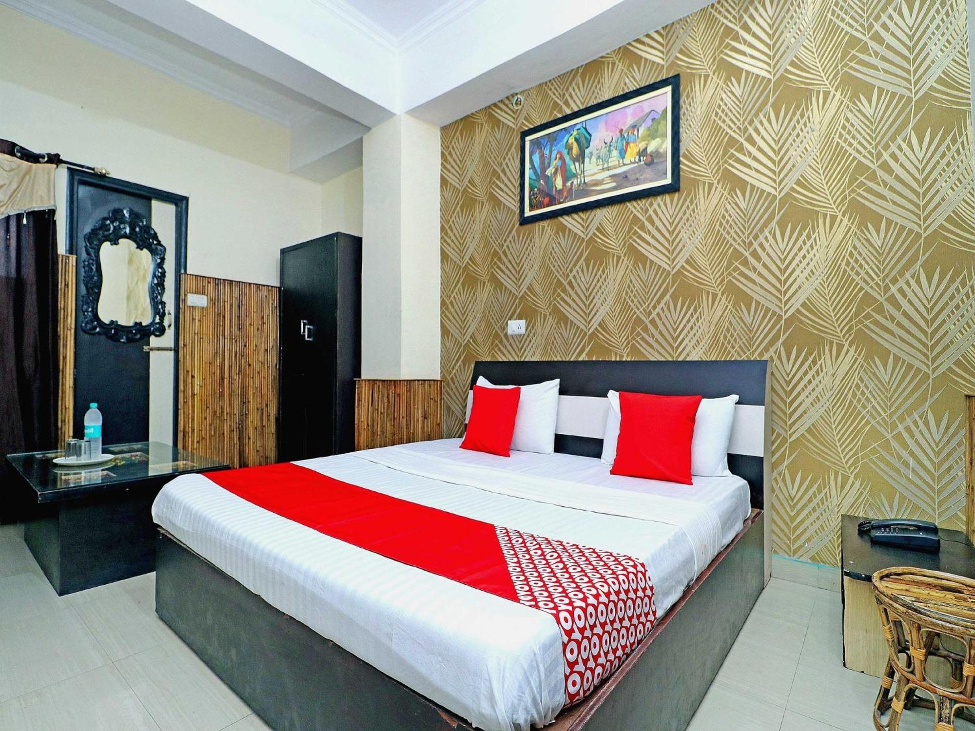 Hotel O Welcome Lounge Shāhpur Exteriör bild