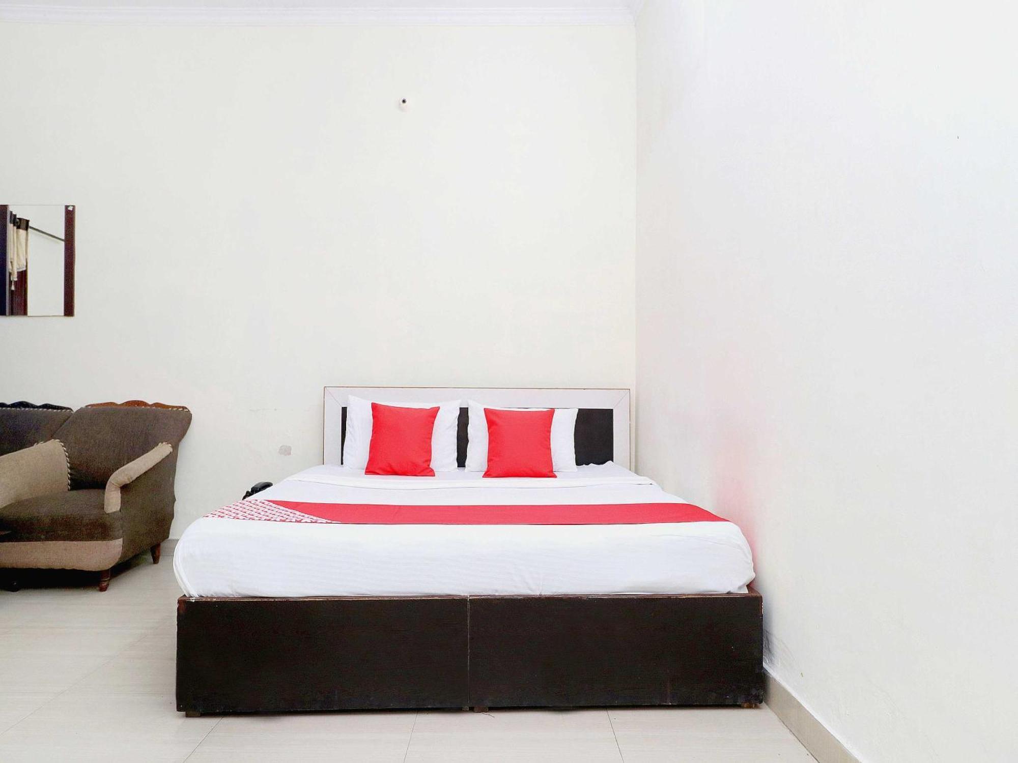Hotel O Welcome Lounge Shāhpur Exteriör bild